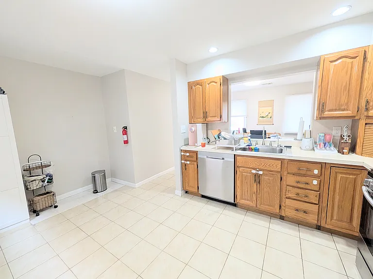 515 Broad Ave #2 — Photo 15