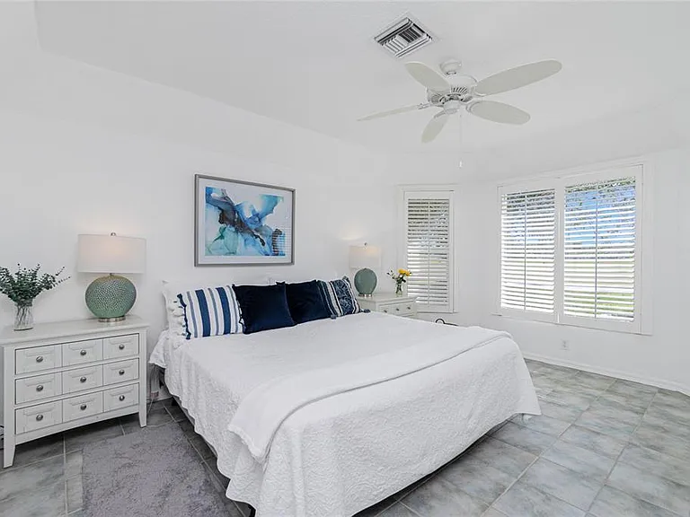 26162 Stillwater Cir — Photo 13