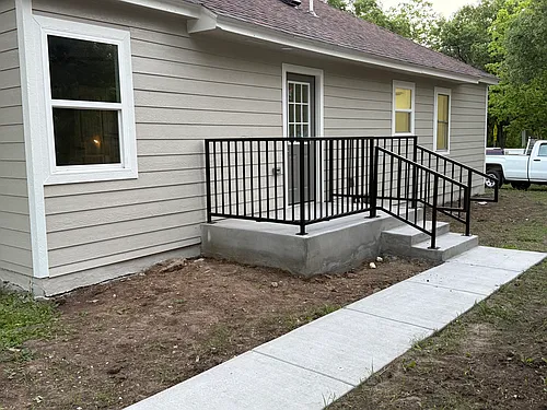 2503 E Graham Ave Photo 1