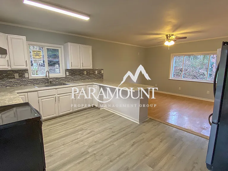 4441 Perry Ave NE — Photo 2