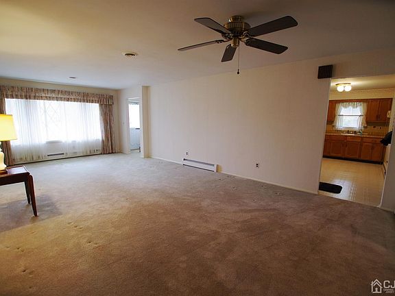 3rd image of 1 Edgewater Dr