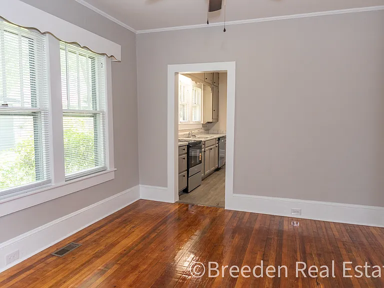 408 E Concord St — Photo 4