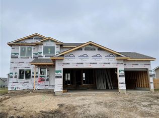 960 Cedar St, Waukee, IA 50263