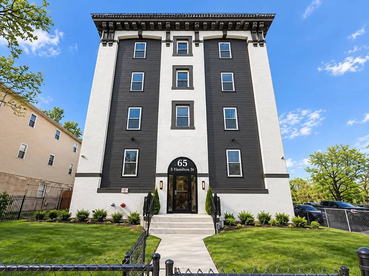 2 bed, $1,950 — Photo 1