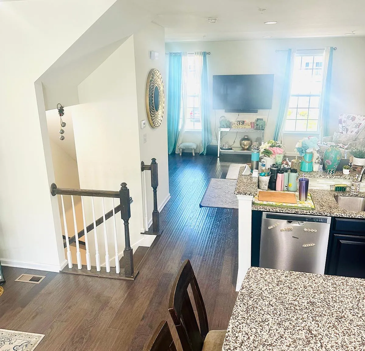 3 bed, 2.5 bath, 2260 sqft, $2,949 — Photo 4