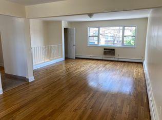 6746 75th St FLOOR 1, Middle Village, NY 11379