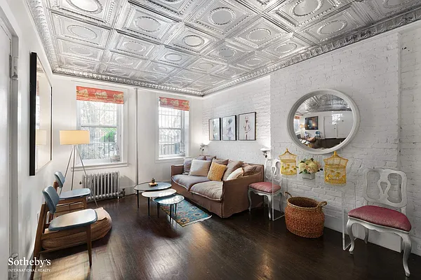 Sold by Sotheby's International Realty | media 11