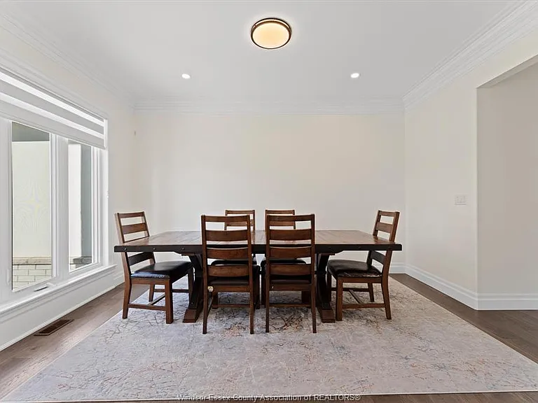 601 Holburn St — Photo 6