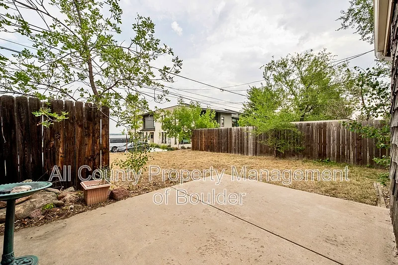 3 bed, 2.0 bath, 1178 sqft, $2,625 — Photo 4