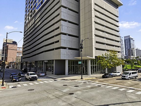 2nd image of 235 W Van Buren St Unit 2020