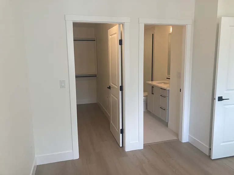 3528 146a St #514 — Photo 12