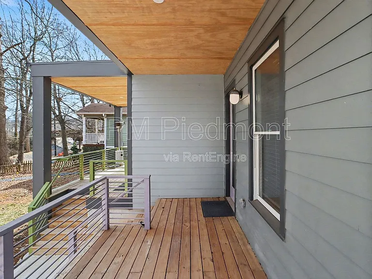 1081 Hill St SE #B — Photo 8