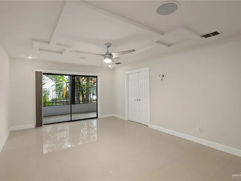 110 E Shasta Ave — Photo 7