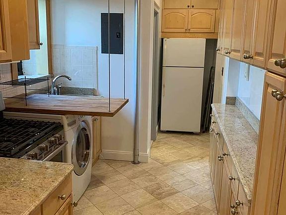 4th image of 95 S 10th St #8B