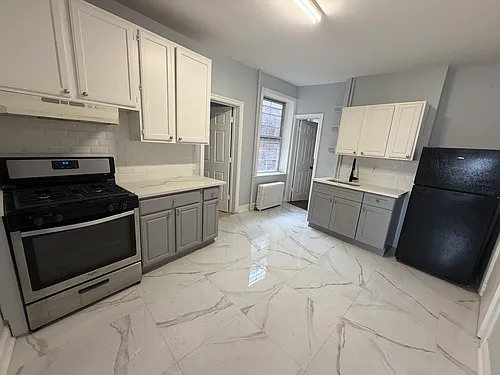 211 64th St Photo 1
