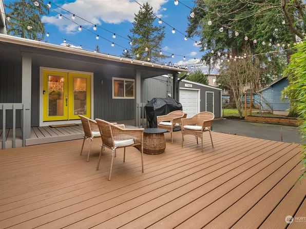 11825 32nd Avenue NE, Seattle, WA 98125