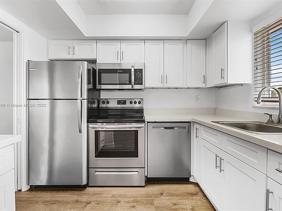 5th image of 2616 NE 14th Ave APT 8