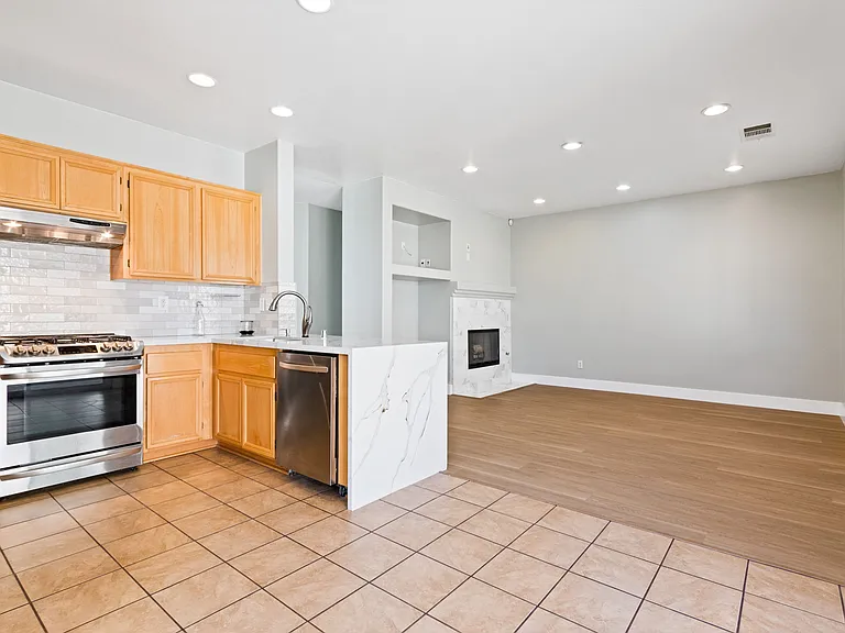 5909 Viking Way — Photo 29