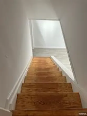 678 Grove St — Photo 9