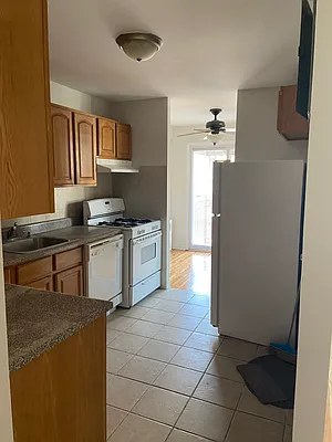 Rented by Argy Realty Inc | media 2