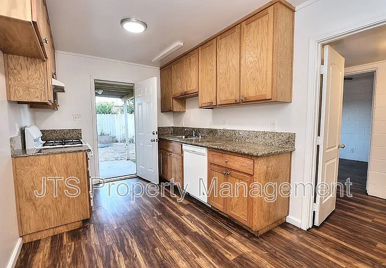 5912 21st Ave — Photo 10