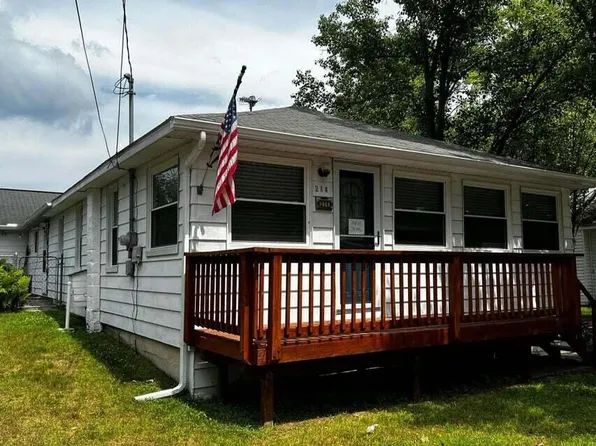 214 Beechwood Ave, Houghton Lake, MI 48629