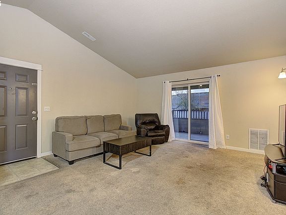 5th image of 14019 NE 20th Ave #D34