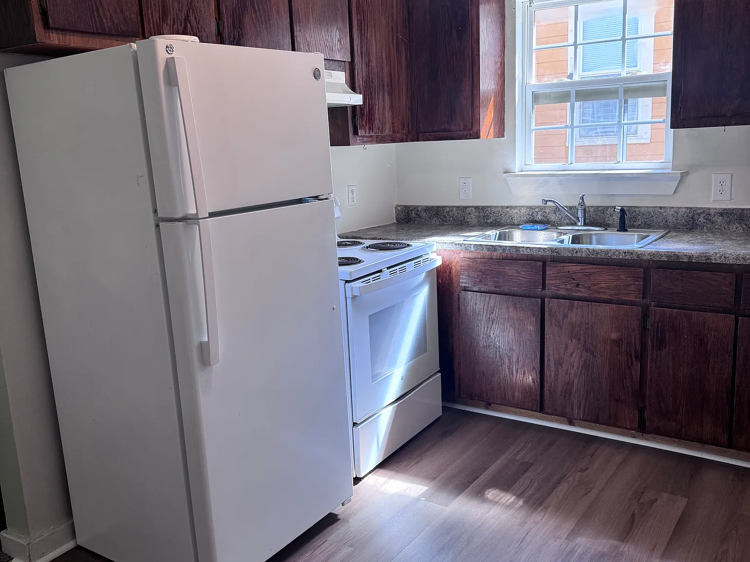 3 bed, 1.5 bath, 900 sqft, $1,750 — Photo 3
