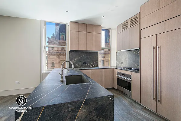 Rented by Coldwell Banker Warburg | media 21