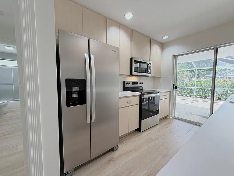 6104 Red Oak Ct — Photo 1