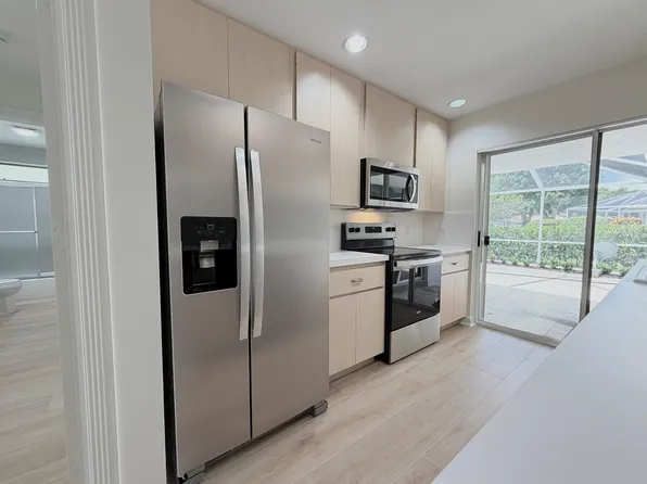6104 Red Oak Ct, Palm Beach Gardens, FL 33410