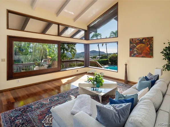 1614 Ihiloa Loop, Honolulu, HI 96821