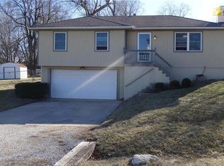 6807 E 157th St, Belton, MO 64012
