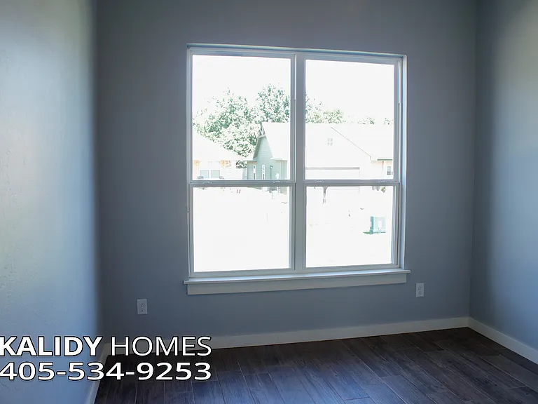 521 Remington Ave — Photo 10