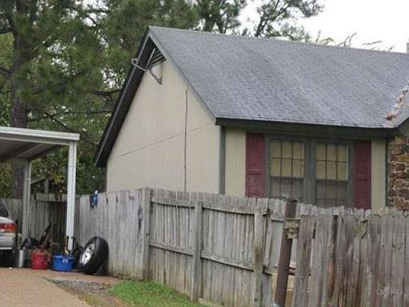 4th image of 6017 Beauvoir Dr
