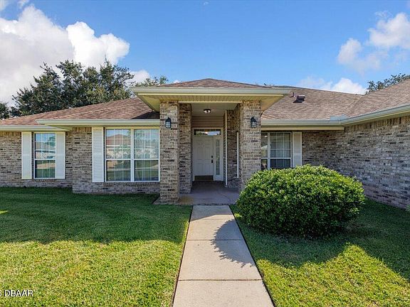 5th image of 32 Wood Arbor Ln