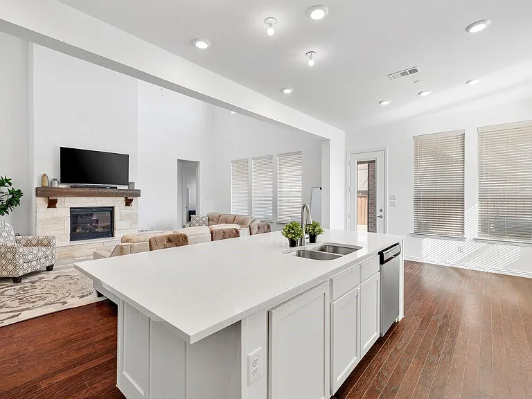 851 Orchard Dr — Photo 10