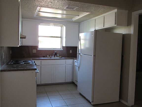 4th image of 6407 SW Lynnwood Ave
