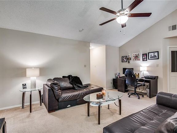 5th image of 1033 Daniels Dr