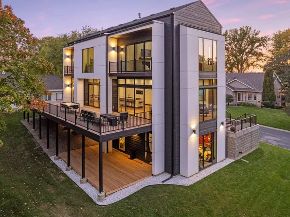 2526 Wexford Ln, Mound, MN 55364