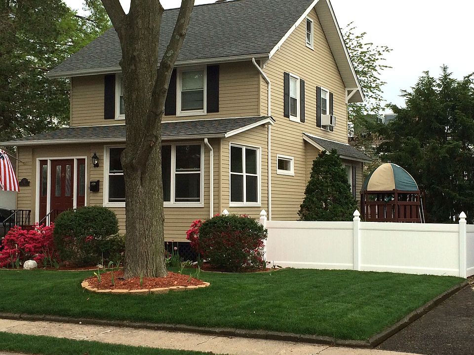 2nd image of 74 Bell Pl