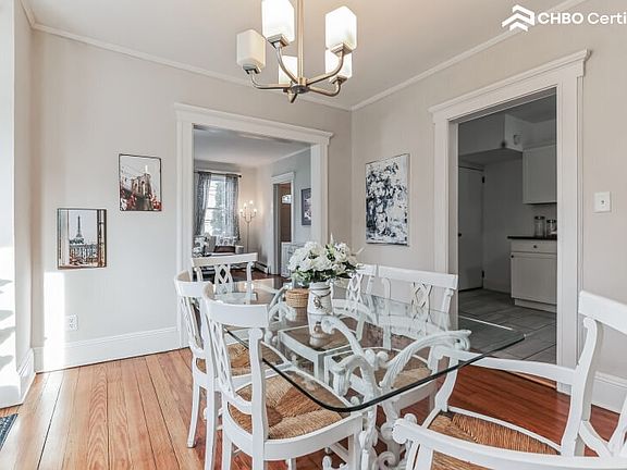 Beautiful dining room - Government housing in Greenwich CT