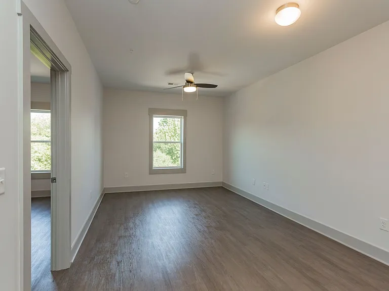 Heritage East Apartments — Photo 7