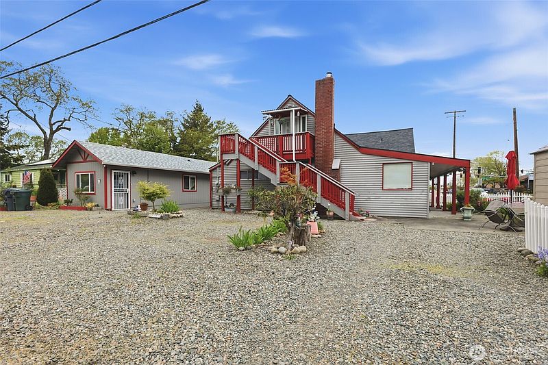 4th image of 6323 100th Street SW