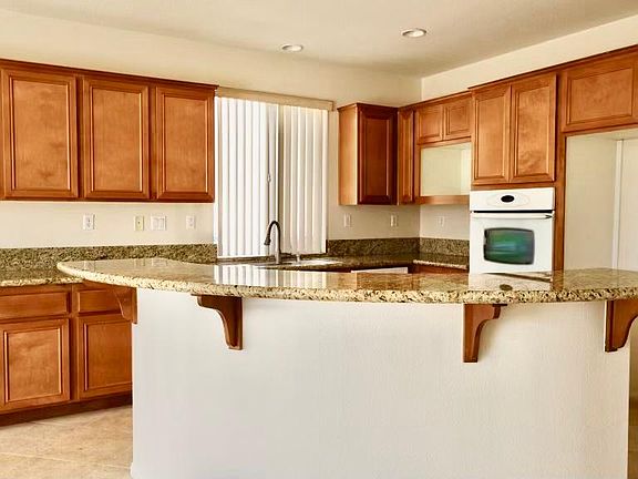 5th image of 42070 Clairissa Way