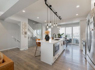 8273 Chappelle Way SW, Edmonton, AB T6W 3Y5