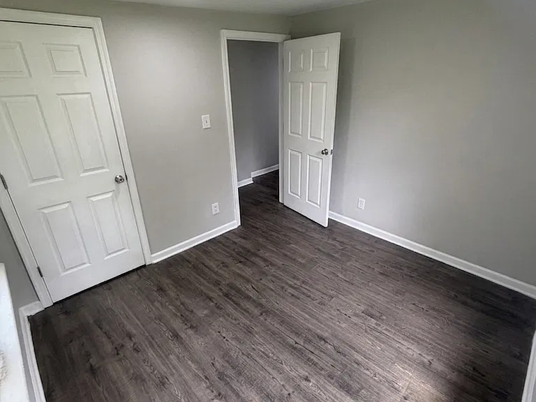 1061 Amelia St — Photo 9