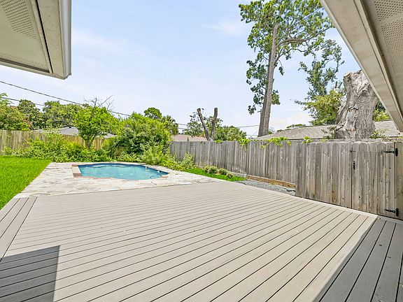 3rd image of 6210 Waltway Dr
