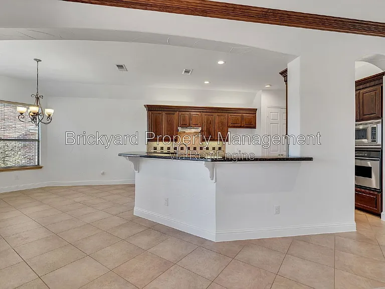 350 Pine Valley Dr — Photo 17