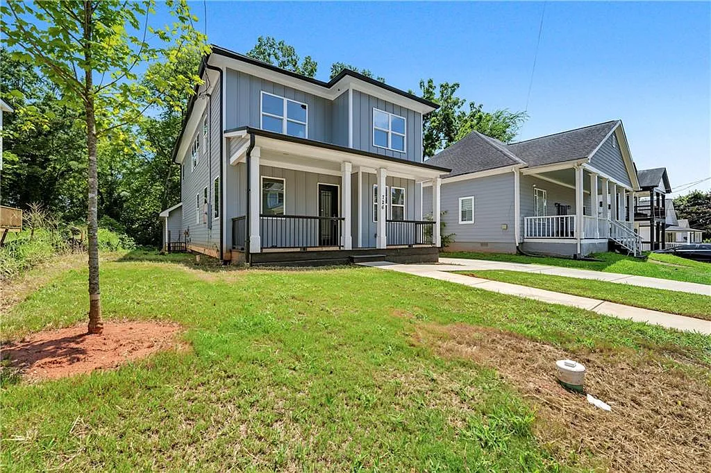 4 bed, 3.0 bath, 2662 sqft, $3,500 — Photo 3